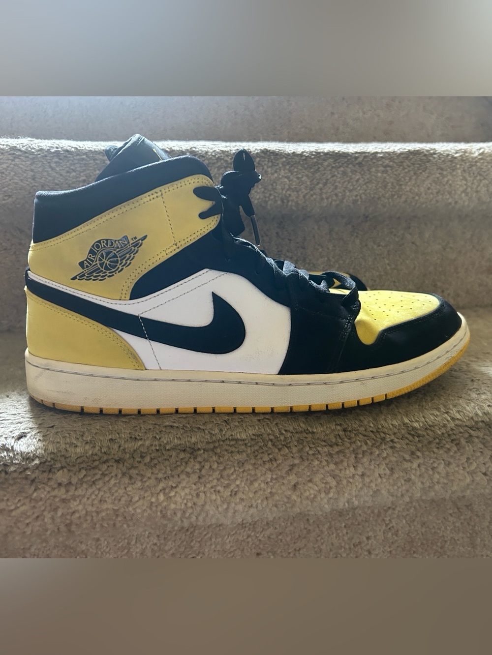 Air Jordan 1’s SE “Yellow Toe”